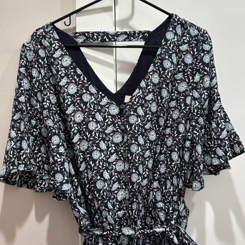 Loft Romper. Only worn a few times. Excellent condition